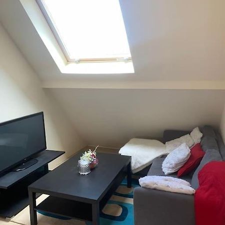 Studio Meuble Dans Une Maison Limay Ngoại thất bức ảnh